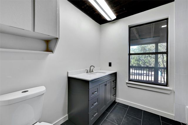 4016 McGregor LN, Dripping Springs, TX 78620