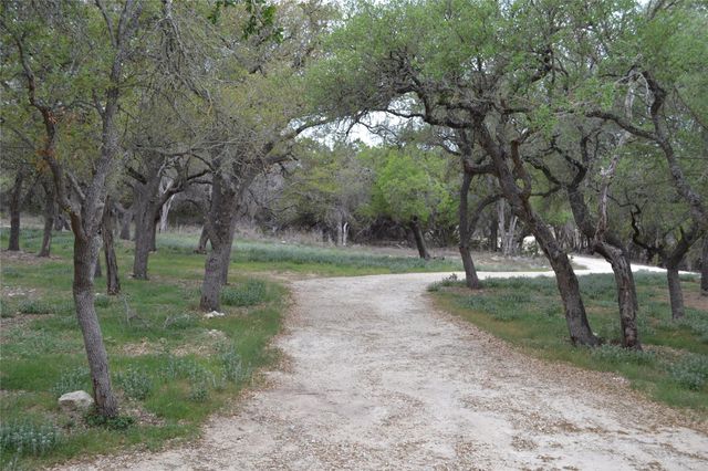 4016 McGregor LN, Dripping Springs, TX 78620