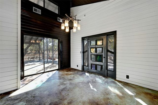 4016 McGregor LN, Dripping Springs, TX 78620