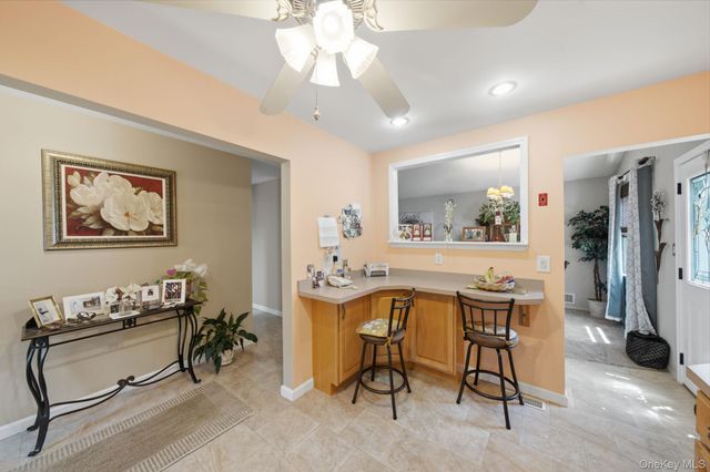 33 Wilshire Drive, North Babylon, NY 11703