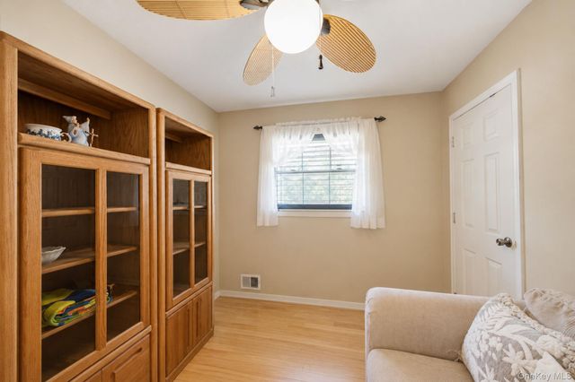 33 Wilshire Drive, North Babylon, NY 11703