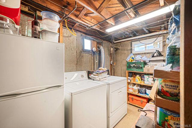 33 Wilshire Drive, North Babylon, NY 11703