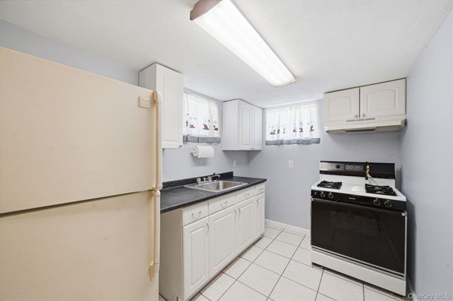 33 Wilshire Drive, North Babylon, NY 11703