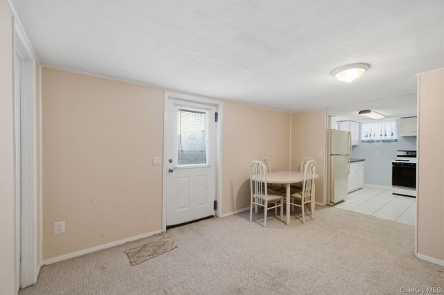 33 Wilshire Drive, North Babylon, NY 11703