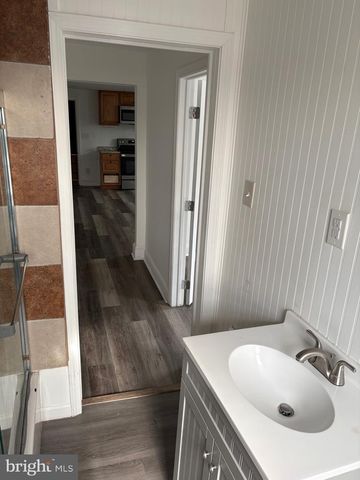 4032 W GIRARD AVE, Philadelphia, PA 19104