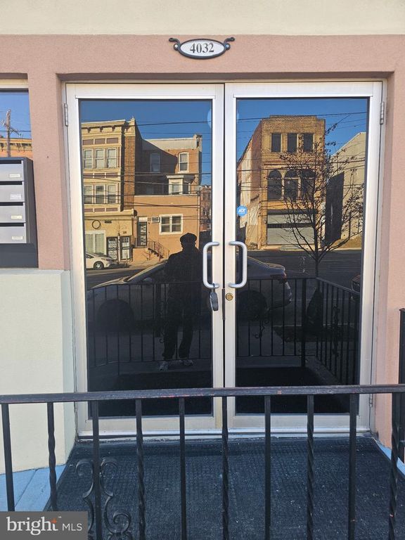 4032 W GIRARD AVE, Philadelphia, PA 19104