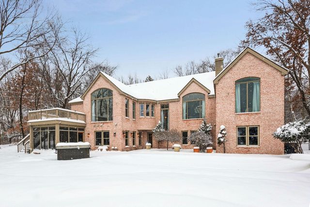 4902 Woodhurst Lane, Minnetonka, MN 55345