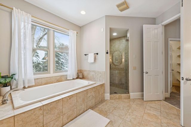 4902 Woodhurst Lane, Minnetonka, MN 55345