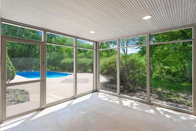 4902 Woodhurst Lane, Minnetonka, MN 55345