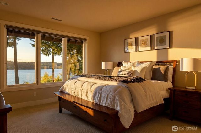 5320 East Harbor Road, Freeland, WA 98249