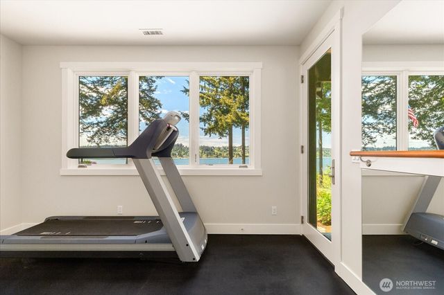 5320 East Harbor Road, Freeland, WA 98249
