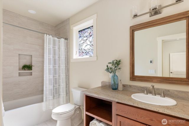 5320 East Harbor Road, Freeland, WA 98249