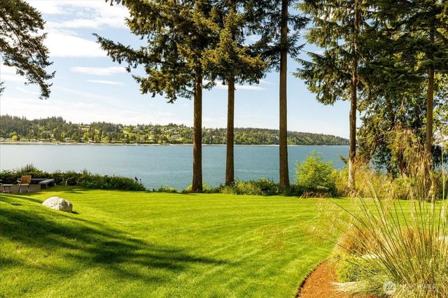 5320 East Harbor Road, Freeland, WA 98249