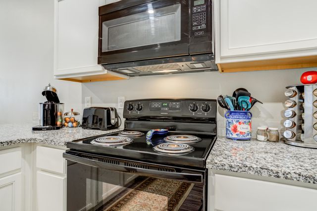 2109 Avenue J, Lubbock, TX 79411