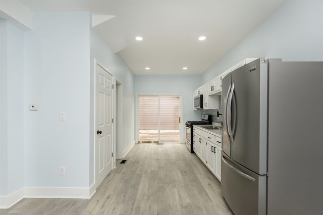 3208 Bowdoin Street, Des Moines, IA 50313