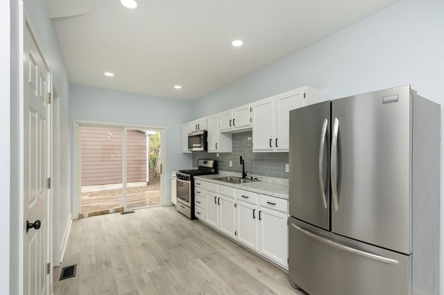 3208 Bowdoin Street, Des Moines, IA 50313