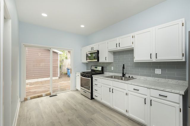3208 Bowdoin Street, Des Moines, IA 50313