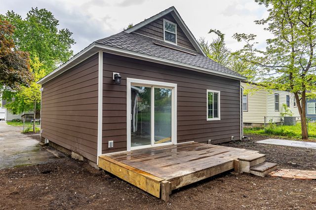 3208 Bowdoin Street, Des Moines, IA 50313
