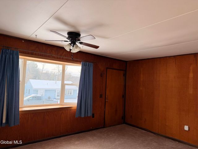 231 Washington Ave E, East Greenbush, NY 12144