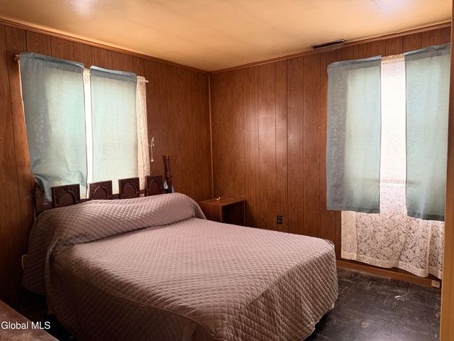 231 Washington Ave E, East Greenbush, NY 12144