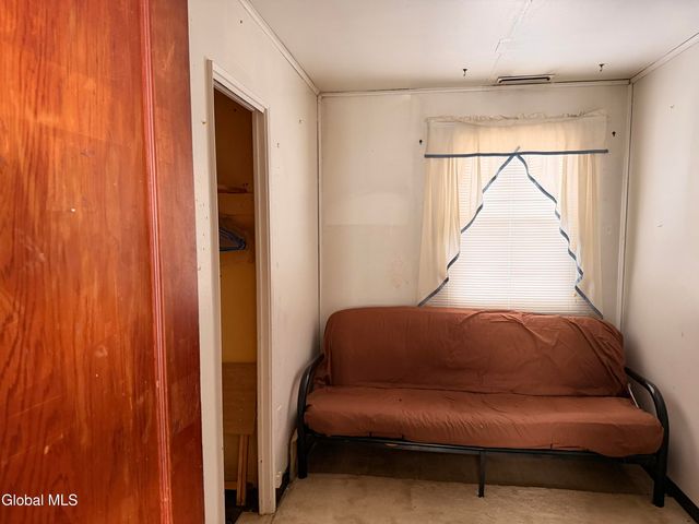 231 Washington Ave E, East Greenbush, NY 12144