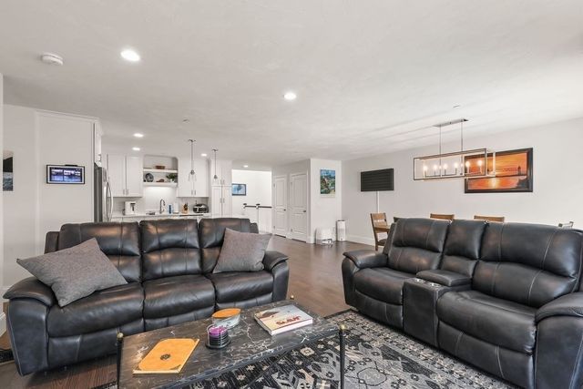 90 Lebaron Boulevard 7, Lakeville, MA 02347