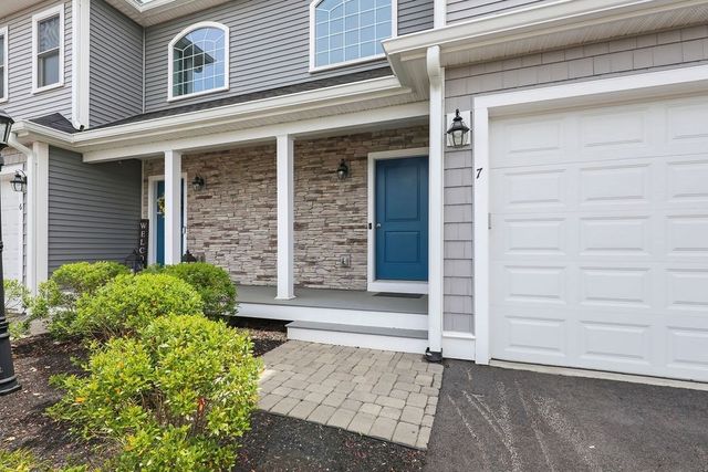 90 Lebaron Boulevard 7, Lakeville, MA 02347