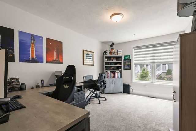 90 Lebaron Boulevard 7, Lakeville, MA 02347