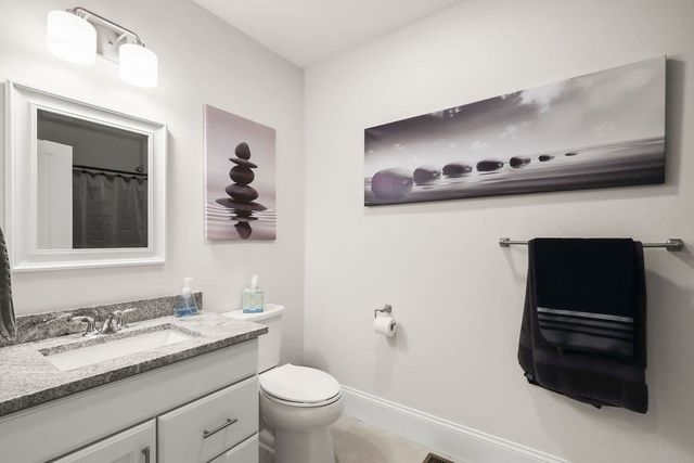 90 Lebaron Boulevard 7, Lakeville, MA 02347