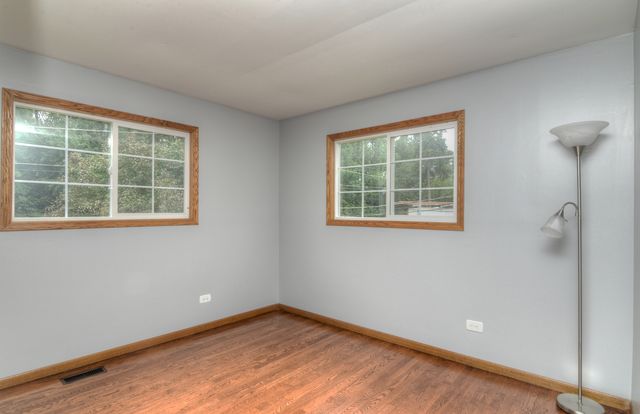 5N712 Garden Avenue, Roselle, IL 60172
