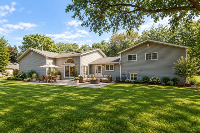 5N712 Garden Avenue, Roselle, IL 60172