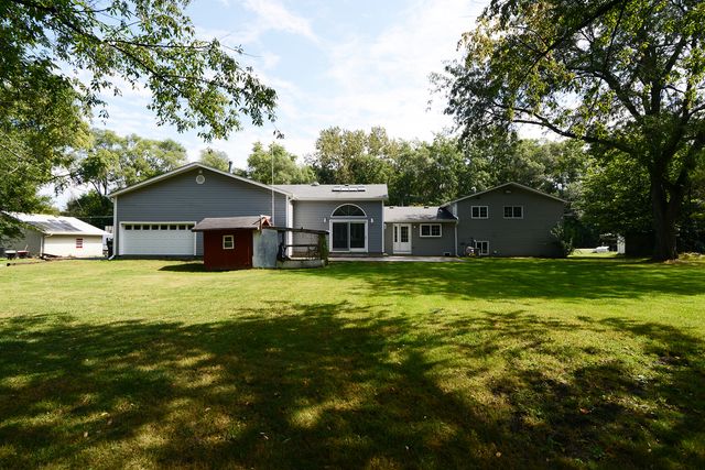 5N712 Garden Avenue, Roselle, IL 60172