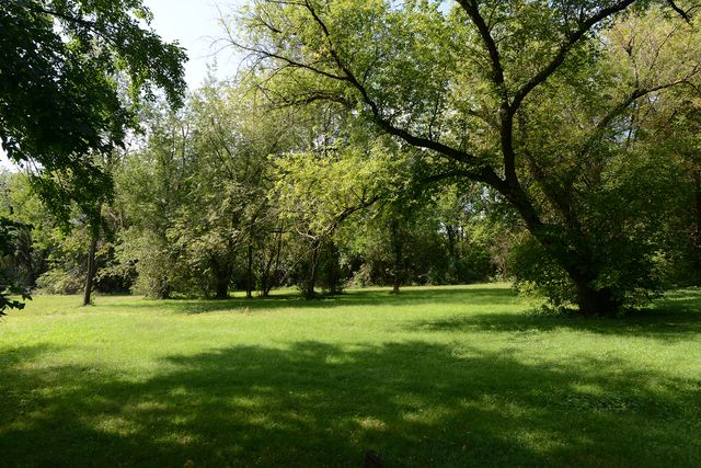 5N712 Garden Avenue, Roselle, IL 60172