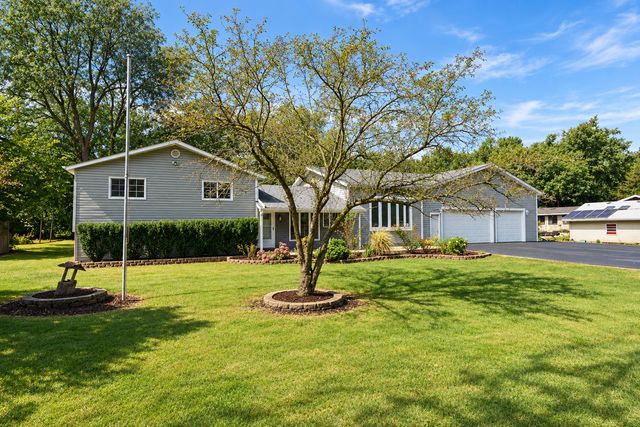 5N712 Garden Avenue, Roselle, IL 60172