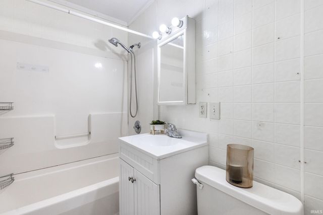 804 E Bristol Street, Elkhart, IN 46514