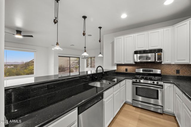 36 W FOOTHILL Drive, Phoenix, AZ 85021