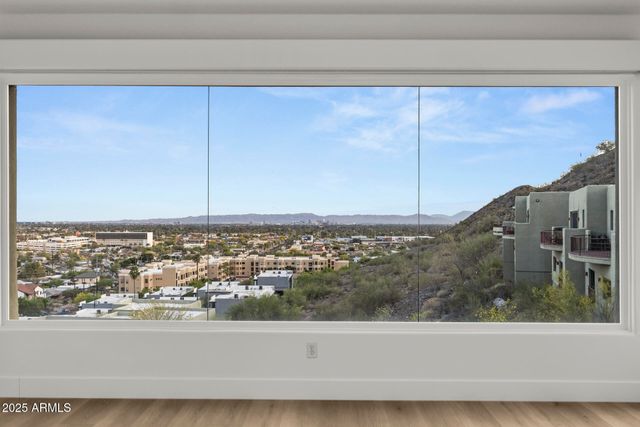 36 W FOOTHILL Drive, Phoenix, AZ 85021