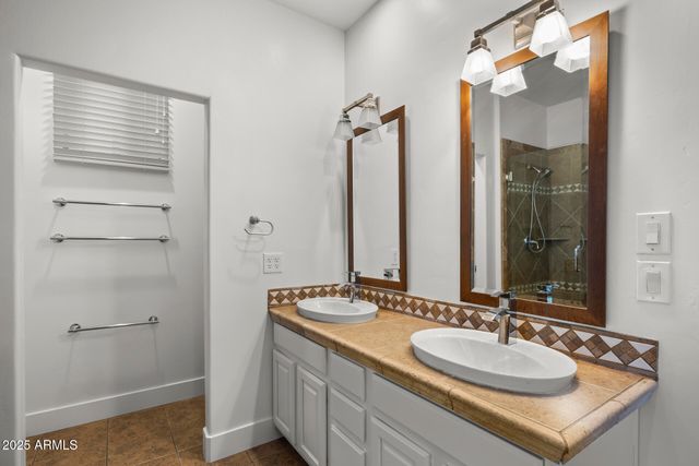 36 W FOOTHILL Drive, Phoenix, AZ 85021