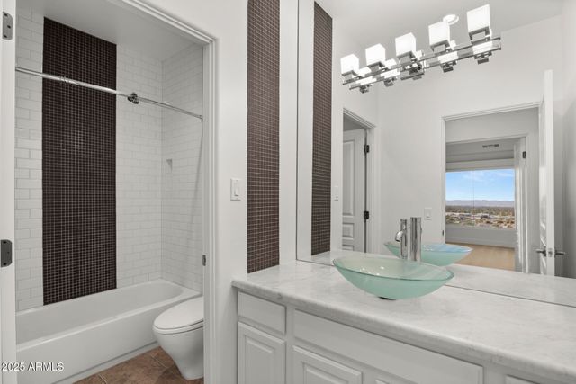 36 W FOOTHILL Drive, Phoenix, AZ 85021