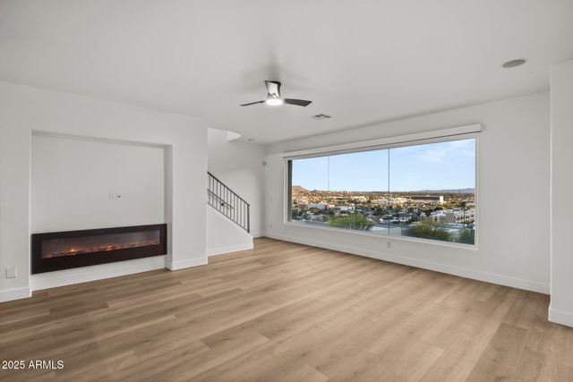 36 W FOOTHILL Drive, Phoenix, AZ 85021