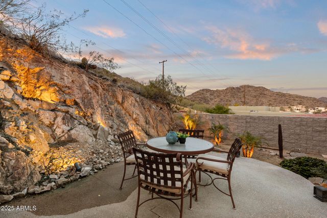 36 W FOOTHILL Drive, Phoenix, AZ 85021