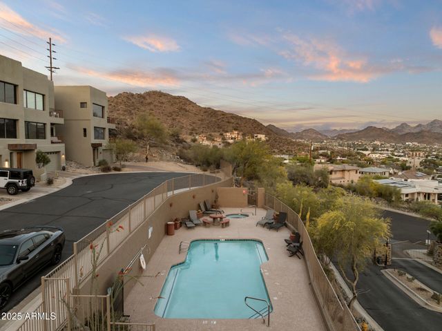 36 W FOOTHILL Drive, Phoenix, AZ 85021