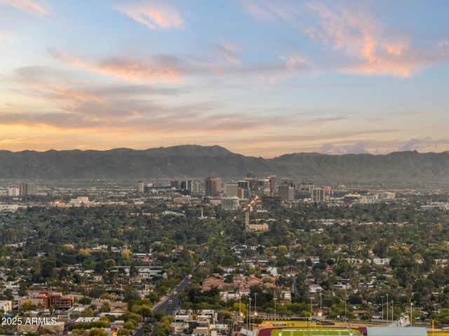 36 W FOOTHILL Drive, Phoenix, AZ 85021