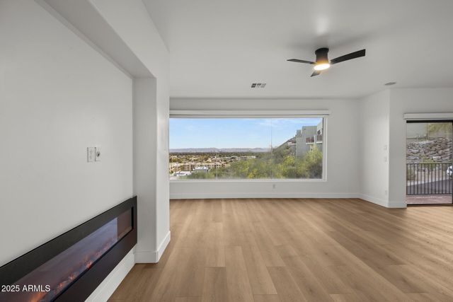 36 W FOOTHILL Drive, Phoenix, AZ 85021