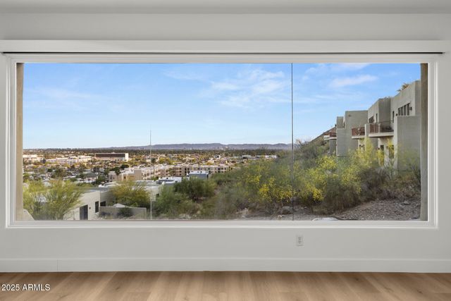 36 W FOOTHILL Drive, Phoenix, AZ 85021