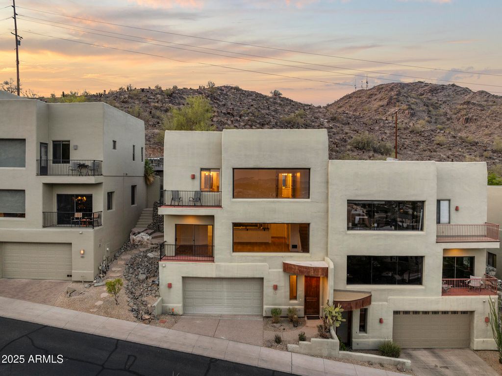 36 W FOOTHILL Drive, Phoenix, AZ 85021