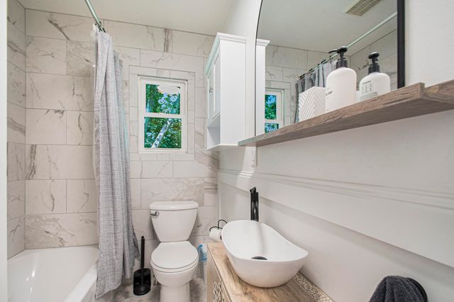 1563 Maine Avenue, Michigan City, IN 46360