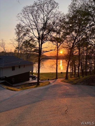 15710 Edwardian Drive, Northport, AL 35475