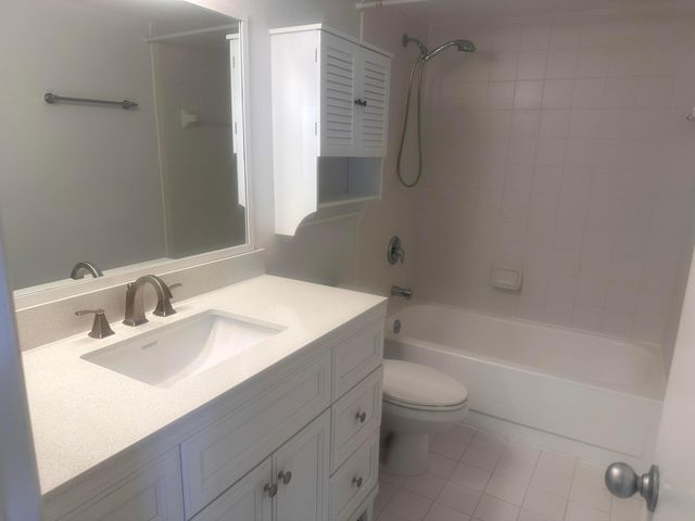 2025 Lavers Circle D206, Delray Beach, FL 33444