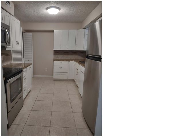 2025 Lavers Circle D206, Delray Beach, FL 33444